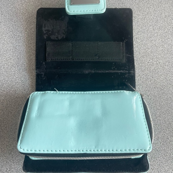 Nintendo DS Green Vinyl Case - Picture 6 of 11